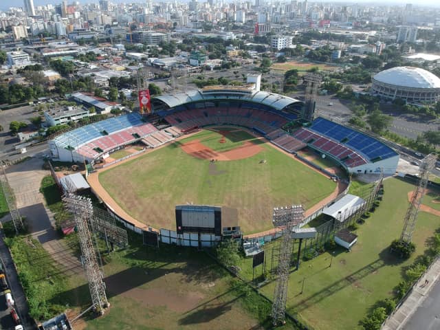 Vista completa del estadio - Estadio Quisqueya Juan Marichal in Santo Domingo, Dominican Republic