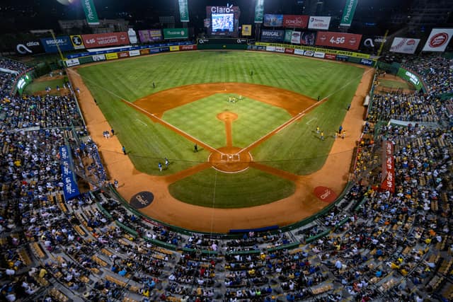 Exterior del estadio - Estadio Quisqueya Juan Marichal in Santo Domingo, Dominican Republic